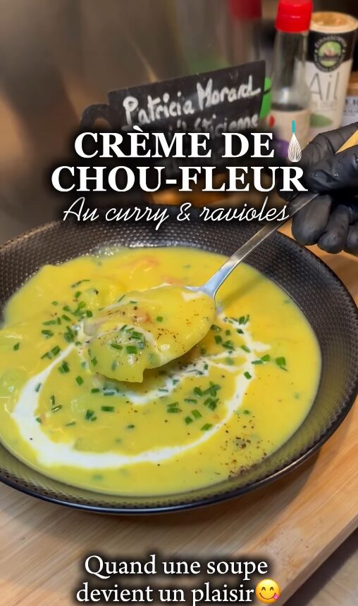 Crème de chou-fleur au curry & ravioles