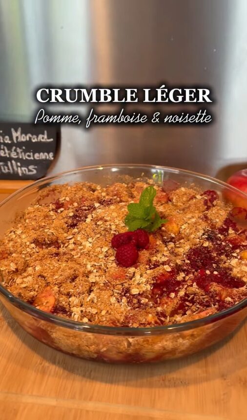 Crumble pommes, framboises & noisettes