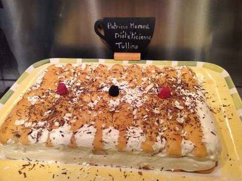 Gâteau fromage blanc, poires et copeaux de chocolat