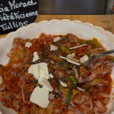 Tagliatelles de konjac et courgettes façon bolognaise