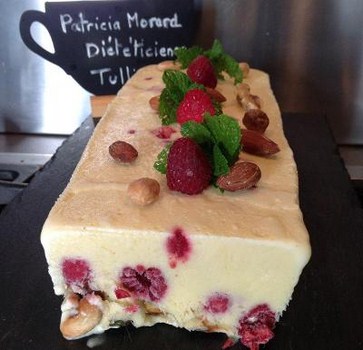 Nougat glacé léger aux framboises et Ricotta