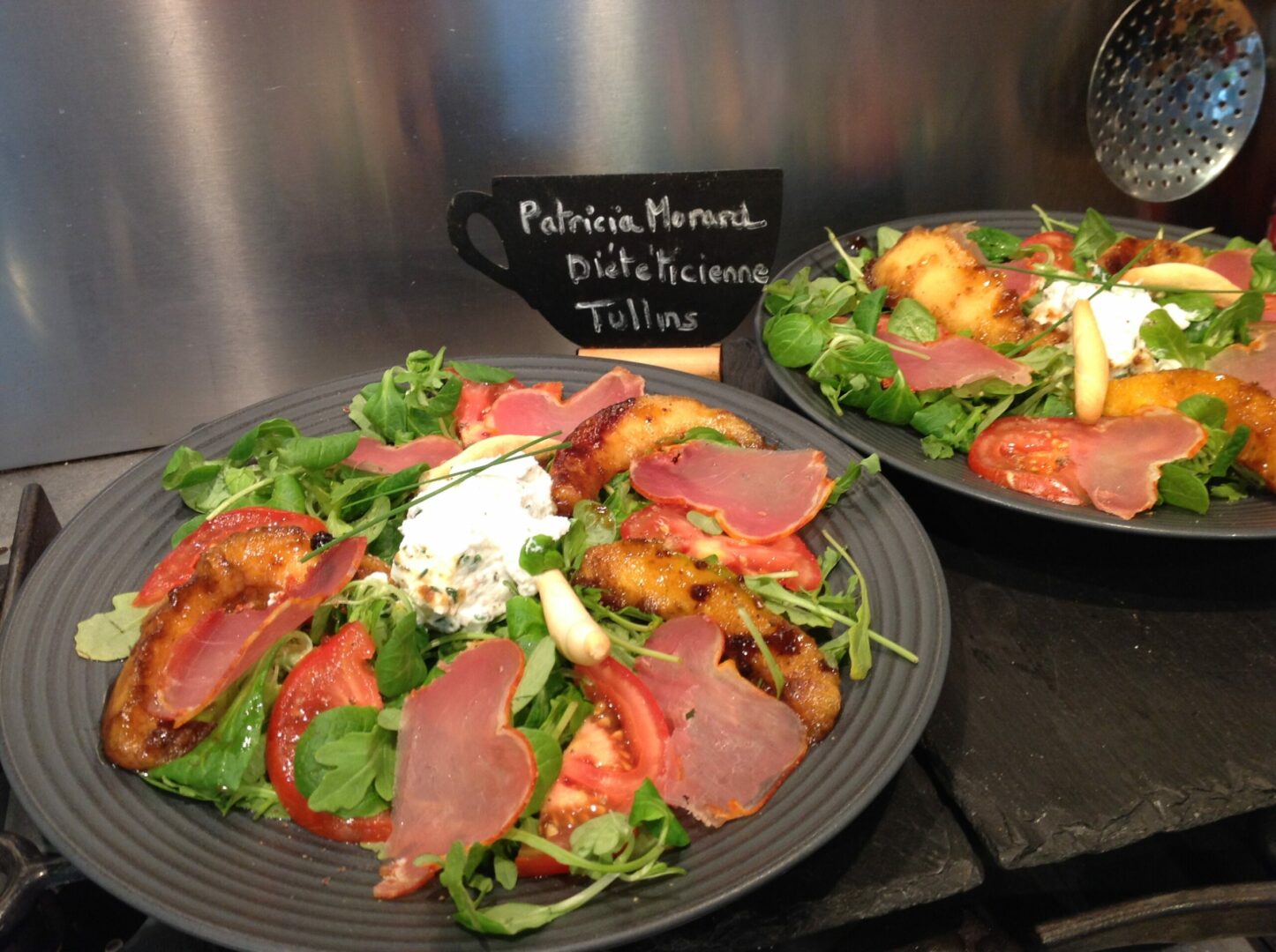 Salade de melon rôti miel et Balsamique Lomo et Ricotta Voiron